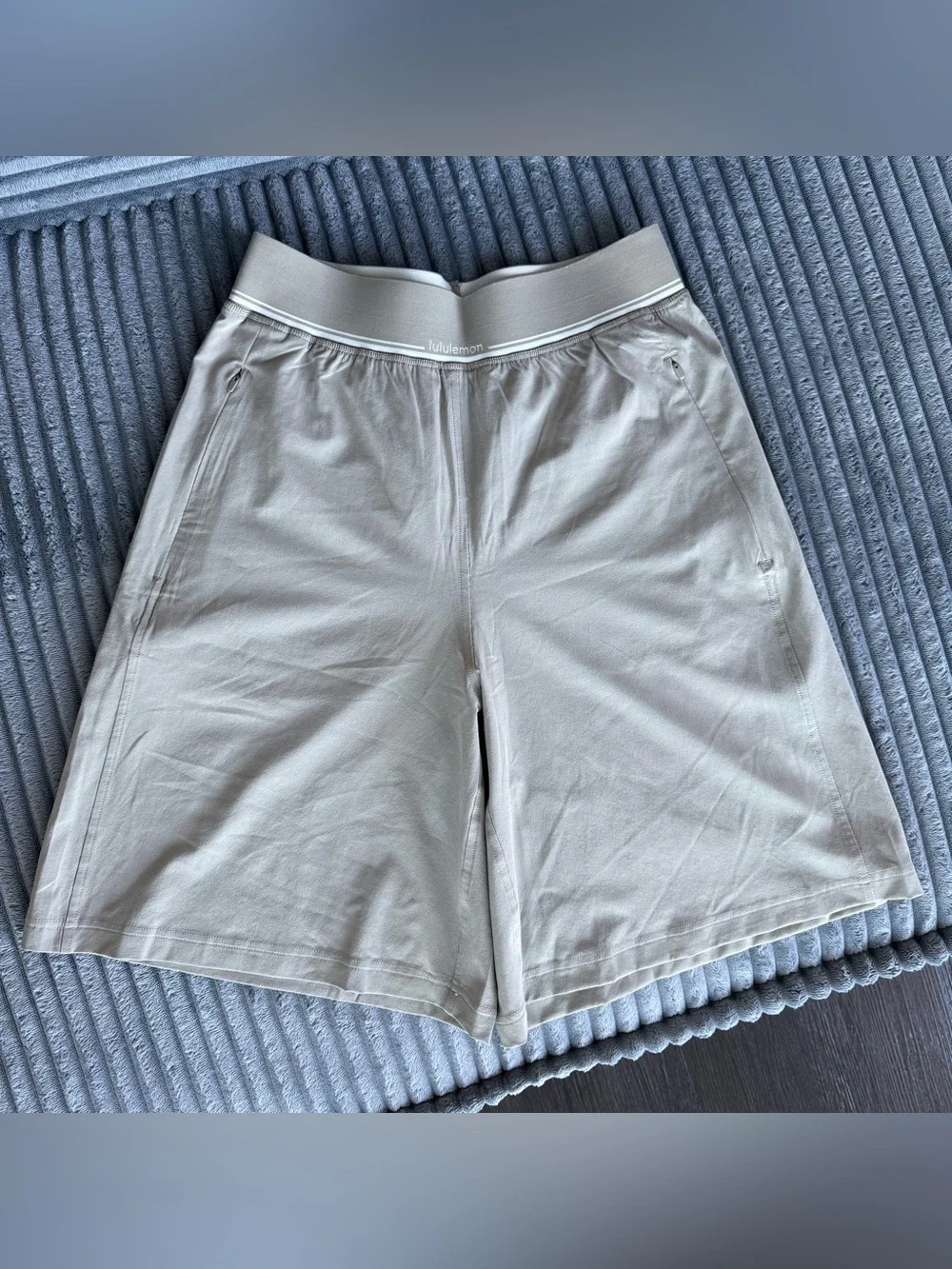 Women Lululemon Shorts Size S